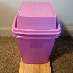 Tupperware Pick A Deli Pickle Keeper PURPLE Container 1560-2 EXCELLENT 8.5 Cup